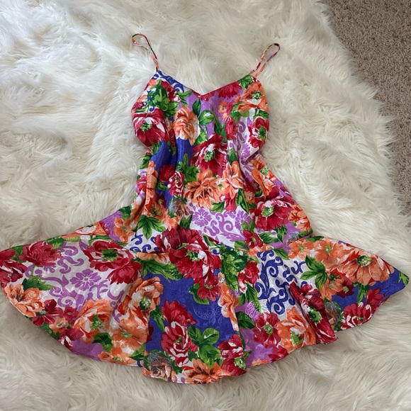 Beautiful vintage gold label Victoria's Secret Floral Chemise - Purple and Red